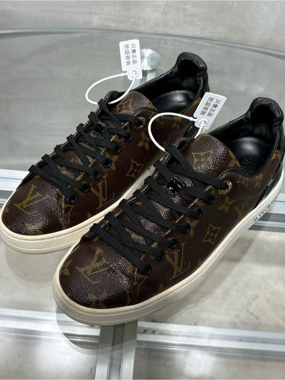🚩steal Louis Vuitton Brown Monogram Low-Top Sneakers with Black Accents